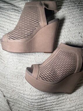 Vince Camuto Taupe Laser-Cut Peep-Toe Wedge Sandals